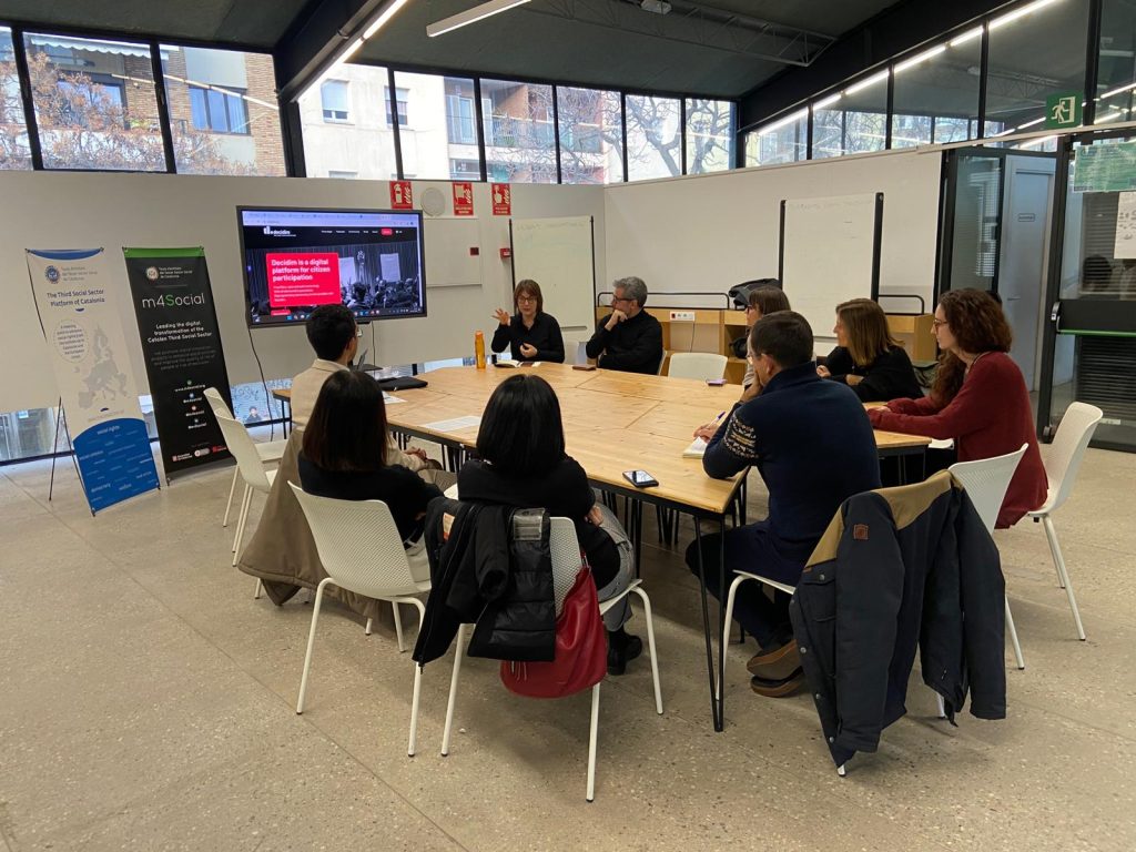 Sessió d'aprenentatge al Canòdrom Taula del Tercer Sector Social i Catalunya Internacional. Debat Europa Social