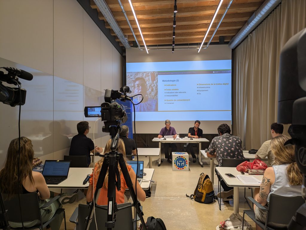 Roda de premsa primer índex català de bretxa digital. m4Social - Taula del Tercer Sector Social i UOC