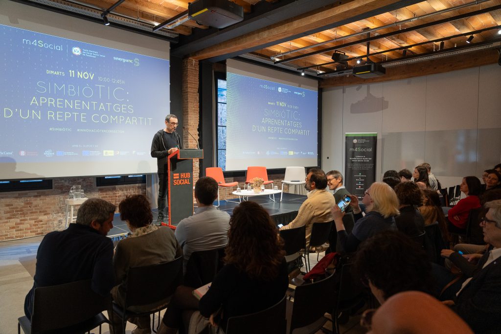 Jornada SimbiòTIC ‘Aprenentatges d’un repte compartit’