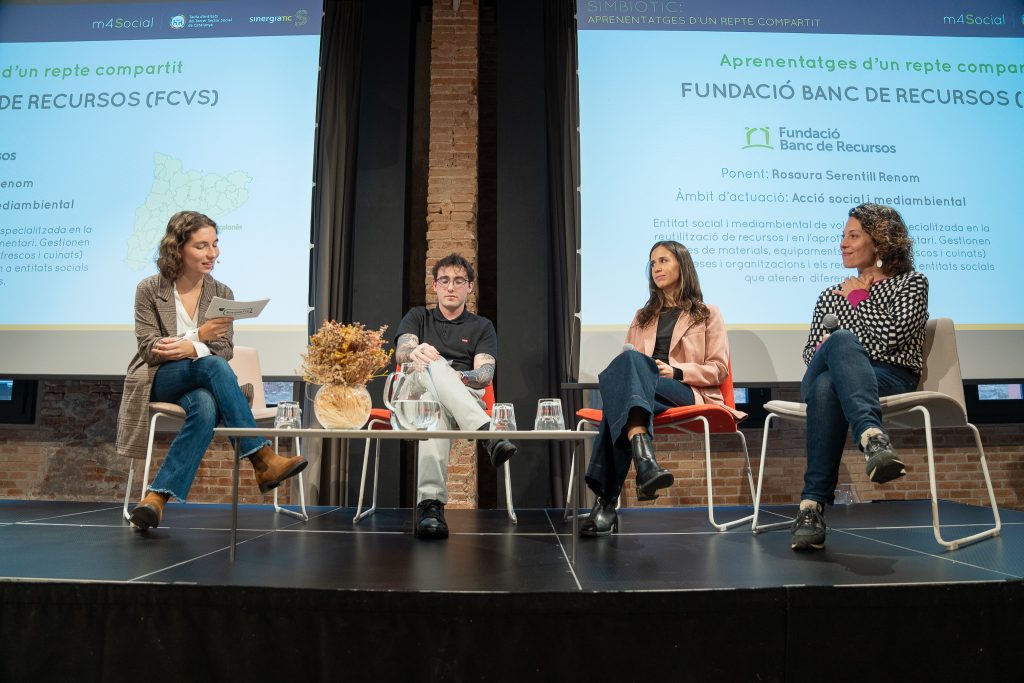 Jornada SimbiòTIC ‘Aprenentatges d’un repte compartit’